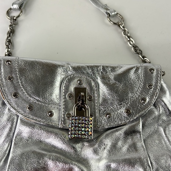Super Cute Silver Shoulder Handbag with small Chain - Picture 3 of 6